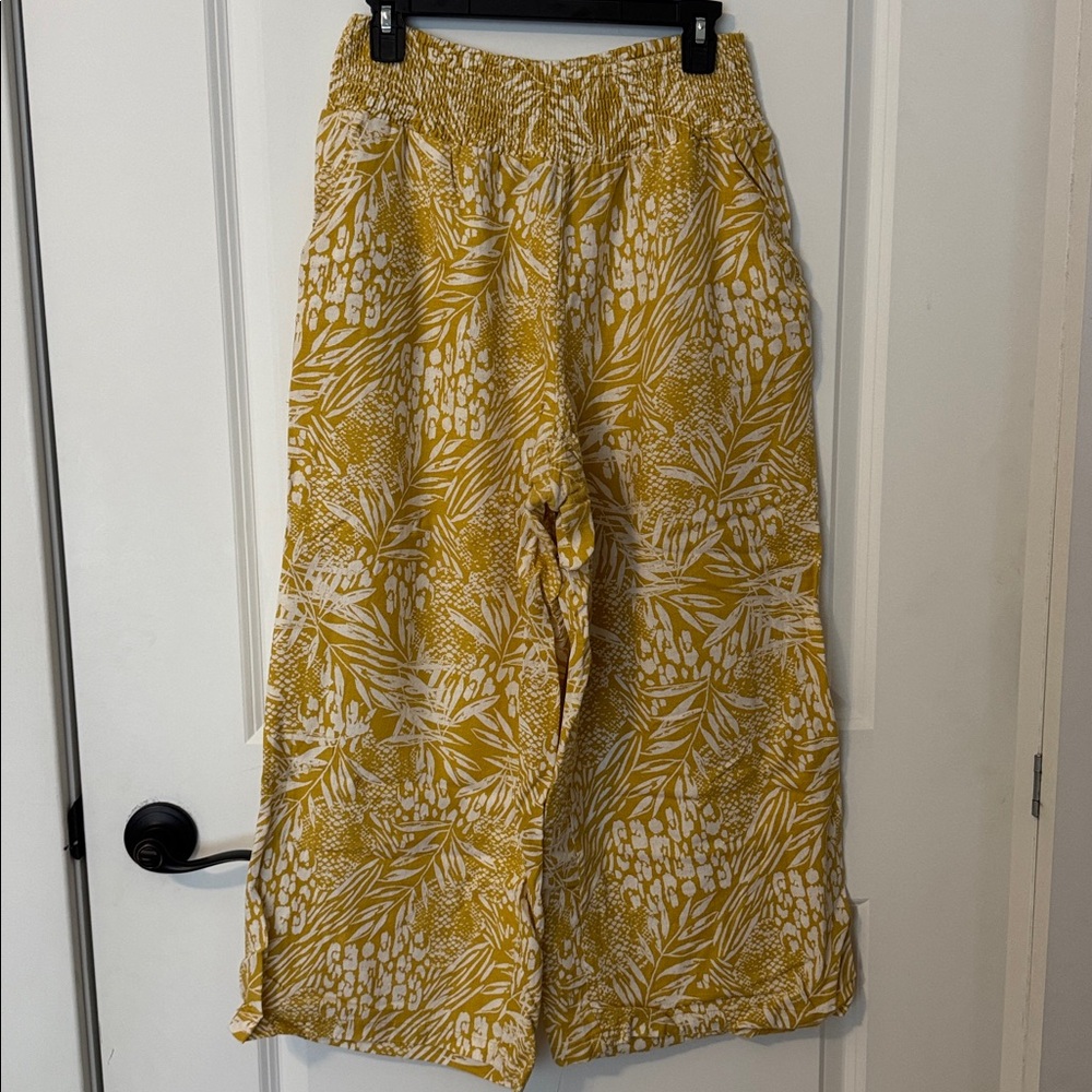 Tahari wide leg pants Sz L mustard/white